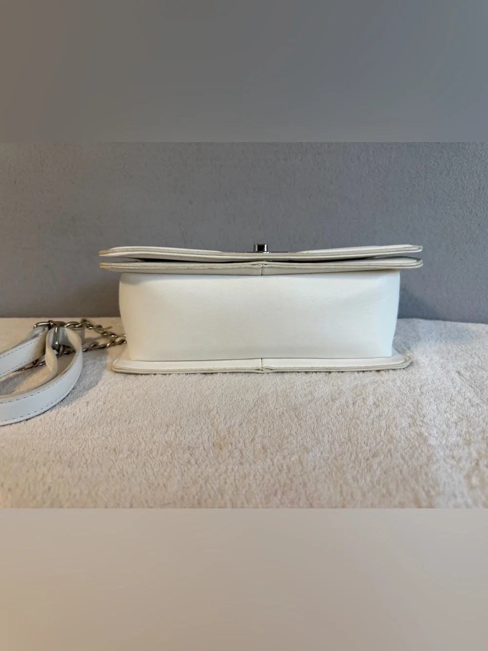 Badgley Mischka Bridal White Letter Lock Quilted & Pearl's Crossbody - Picture 11 of 13